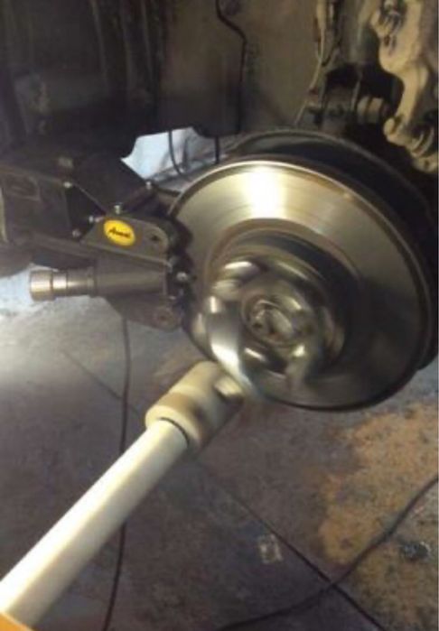 Проточка тормозных дисков.Castrol Service.