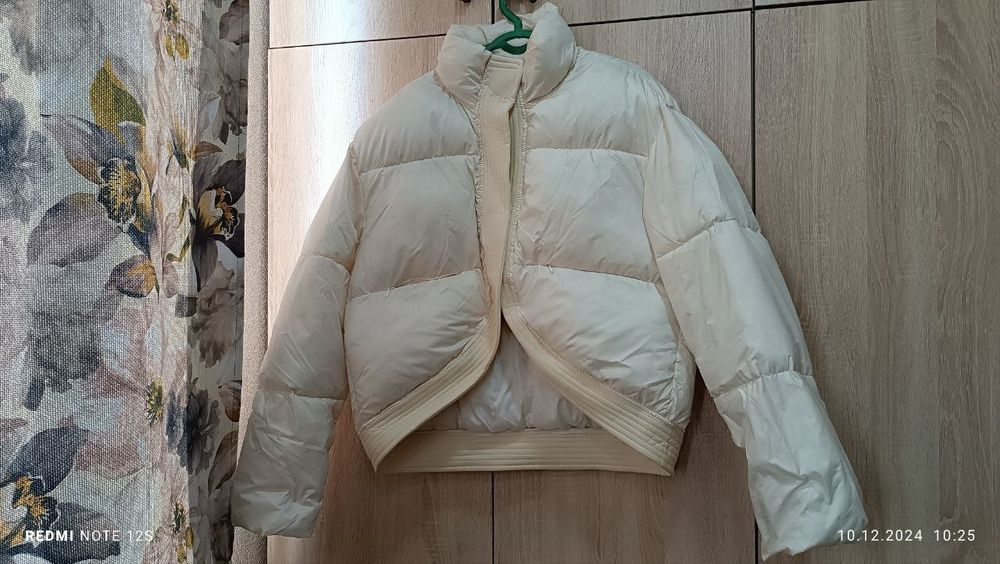 Новая куртка для девочки, из синтепона,теплая,