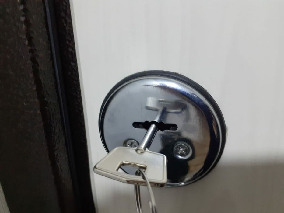 Профессиональное вскрытие замков. Вскрытие сейфов автомашин. Установка