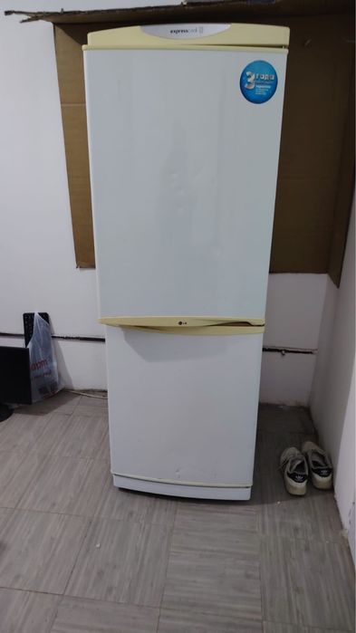 Продам холодильник