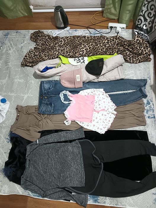 Продам женские вещи с м новые платье все за 10000тг