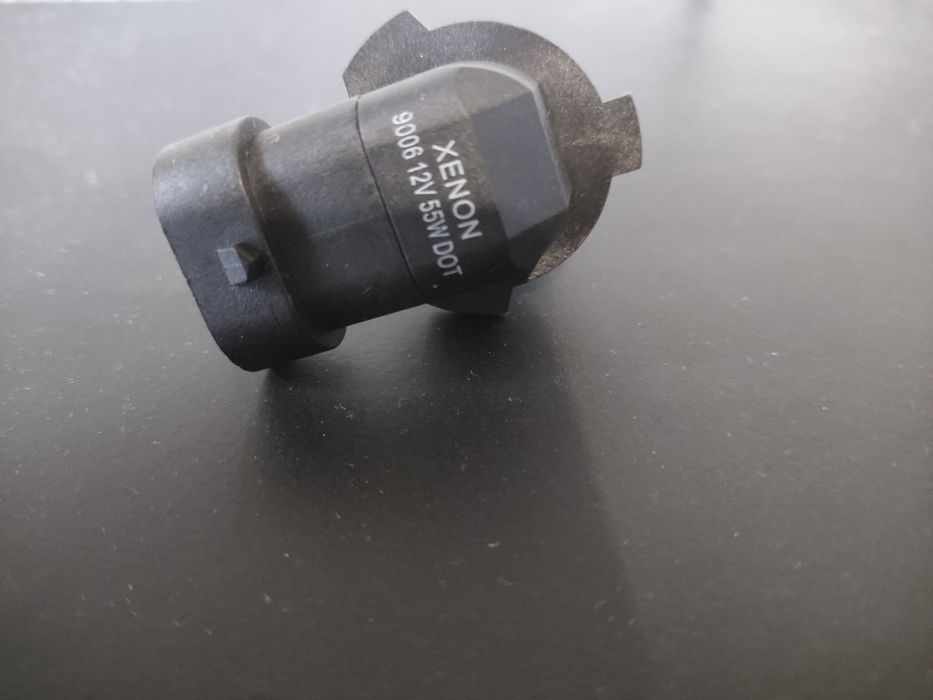 Xenon Halogen Lamp 5200K - Galaxy white 9006 HB4 P22D
