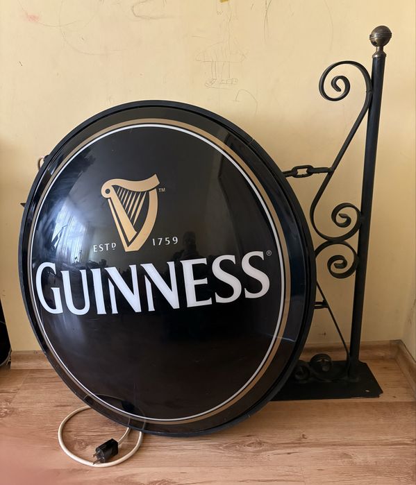 Светеща реклама Guinness