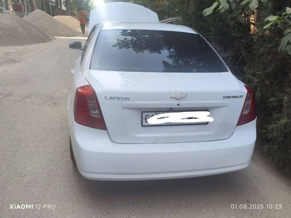 Lacetti 1.8 mexanika 2009 arenda