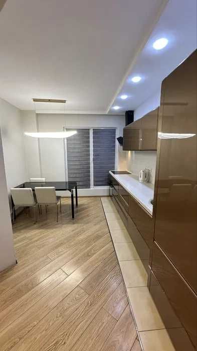 Срочно сдам 2х комнатную квартиру на ц5 с дорогим ремонтом  894*