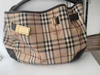 Geata Burberry model 2012