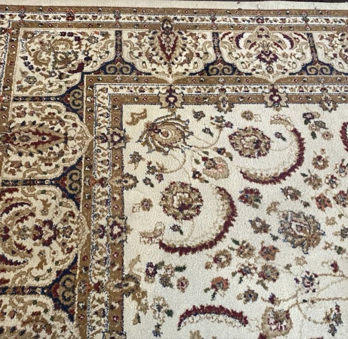 Продаю ковёр, в отличном состоянии.