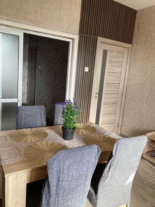 Предлагам 3-стаен тухлен апартемент под наем Спортна зала