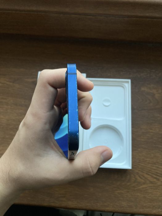 iPhone 12 o’zi sotladi LL/A