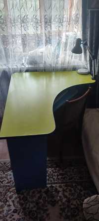 Продам стол для ученика