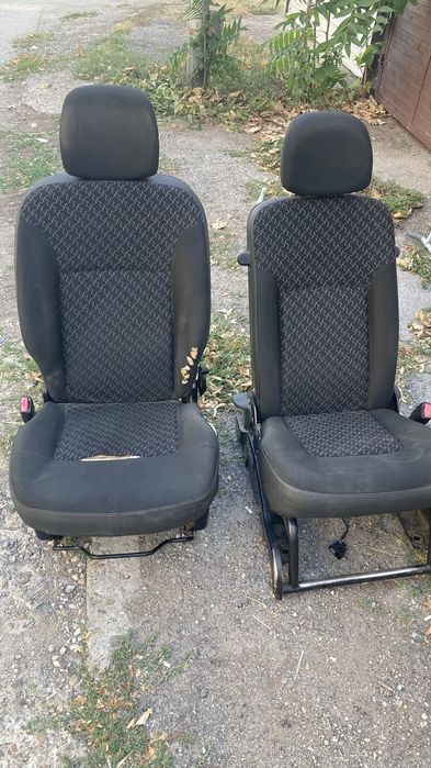 Продавам седалки за Renault Kangoo ll