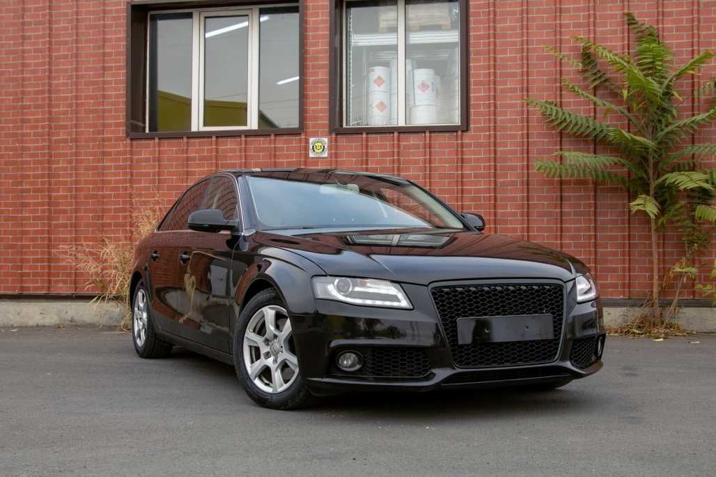 Grila AUDI A4 B8 (2008-2011) RS4 Design Negru Lucios