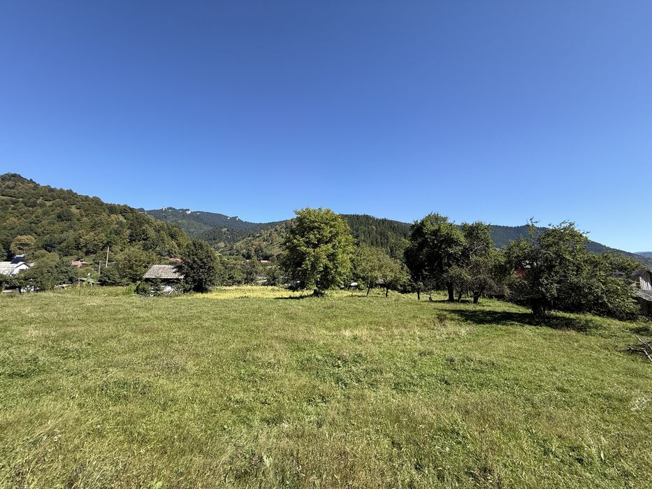 De vânzare casă + anexe + 7458mp teren intravilan Tulghes, Harghita