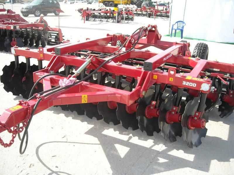 Grapa cu discuri tractata PALLADA 3200 3,8 ha/h Livrare rapidă