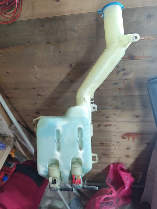 Продам бочок для воды омывателя срв рд1 crv rd1 honda