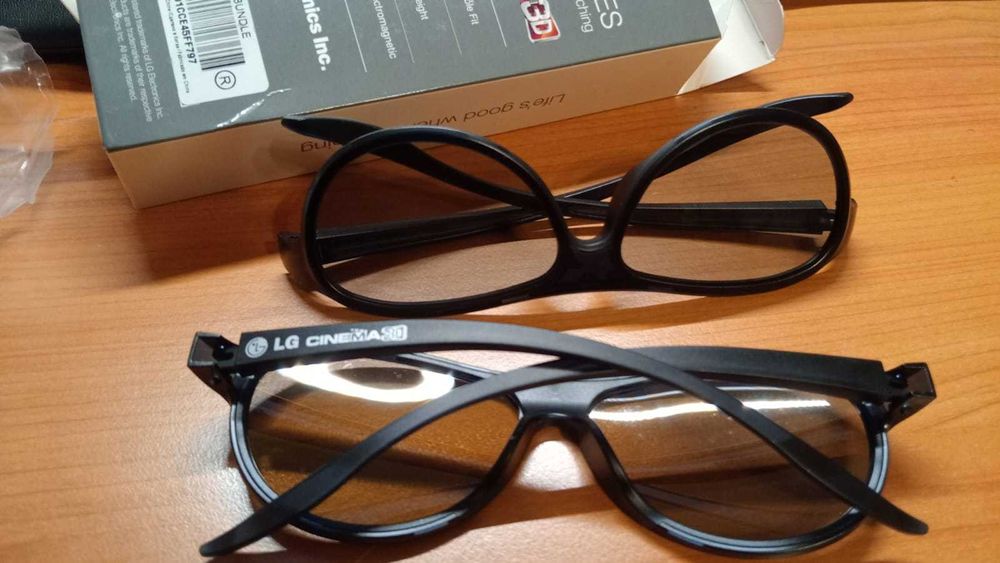 Ochelari 3D, LG, noi, 2 perechi in cutie. Efect vizualizare TV in 3D