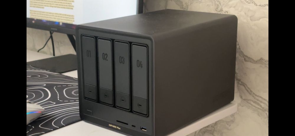 Продам UGREEN NAS DXP4800 plus