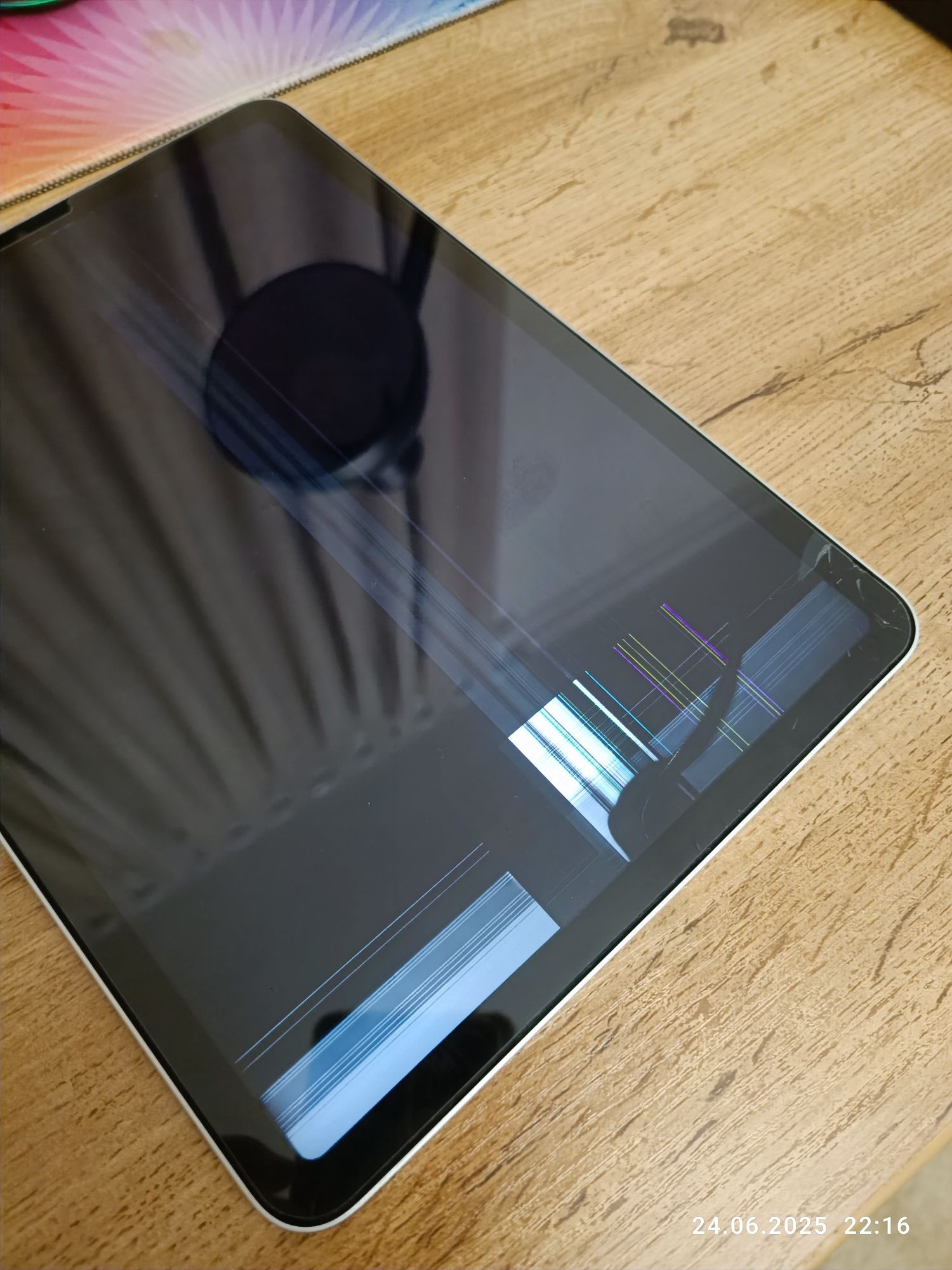 iPad A2588 Q9W45D6FDK