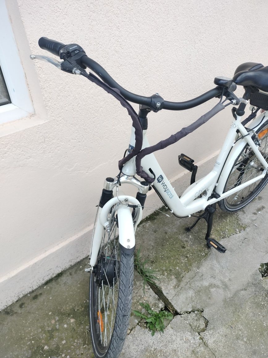 Vând urgent bicicleta electrică