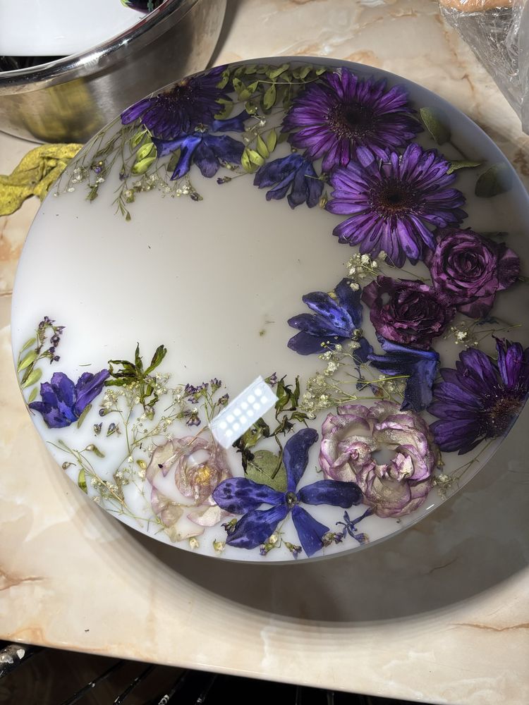 Măsuță din rășină epoxidică cu flori naturale uscate-handmade, unicat