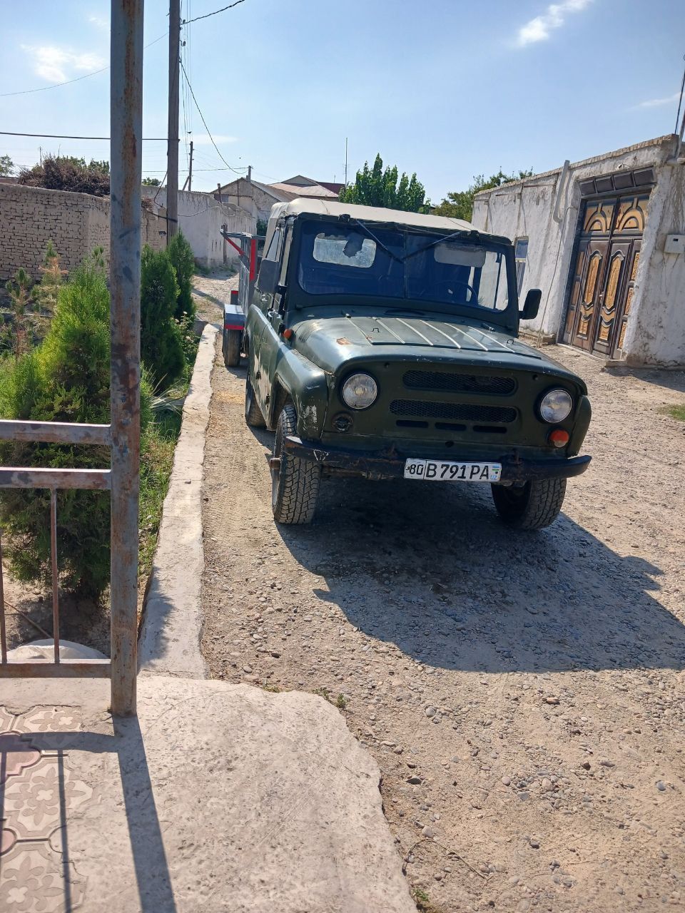 Uaz tachkasi bilan birga sotiladi