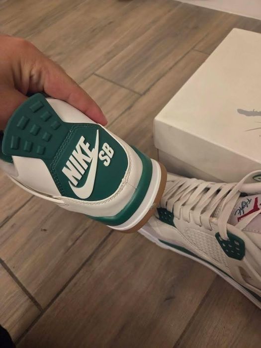 Jordan  4 pine green noi full box