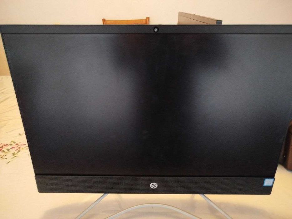 Моноблок HP i3-8130U/ DDR4 8GB HDD 1TB в идеальном состоянии