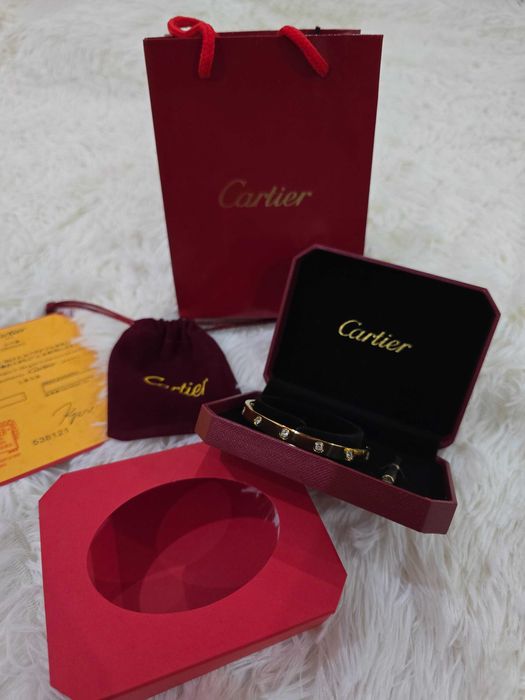 Bratara Cartier, noua