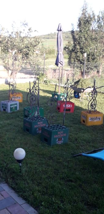 Vând cinci bucați de $ din fier.