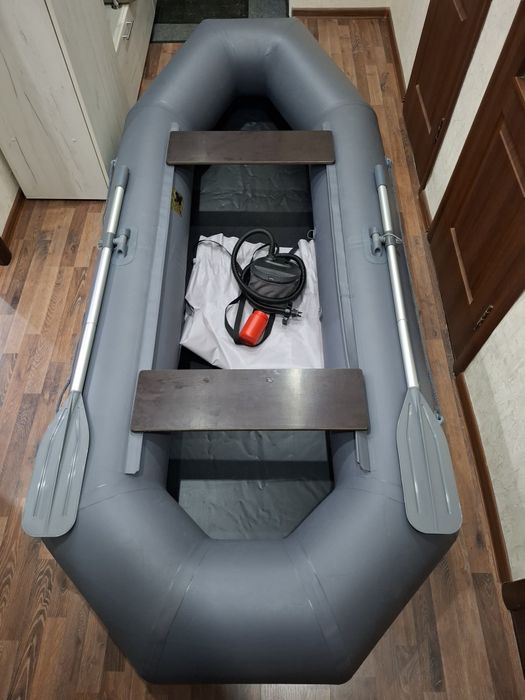 Новая лодка 280см 2х местная