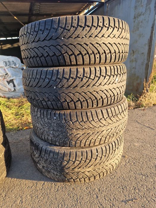 Продам зимние шины Pirelli.