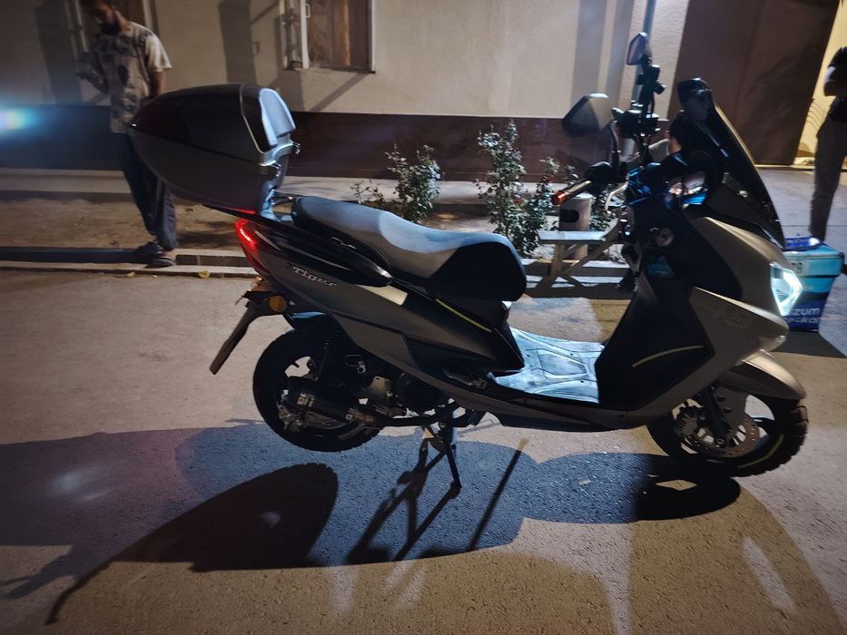 Skuter sotiladi gst motor