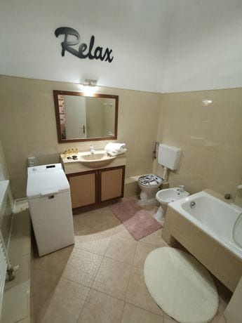 Apartament cu 3 dormitoare zona Medicină