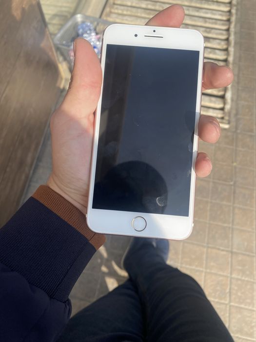 Iphone 7+ holati yaxshi iclodga tushgan