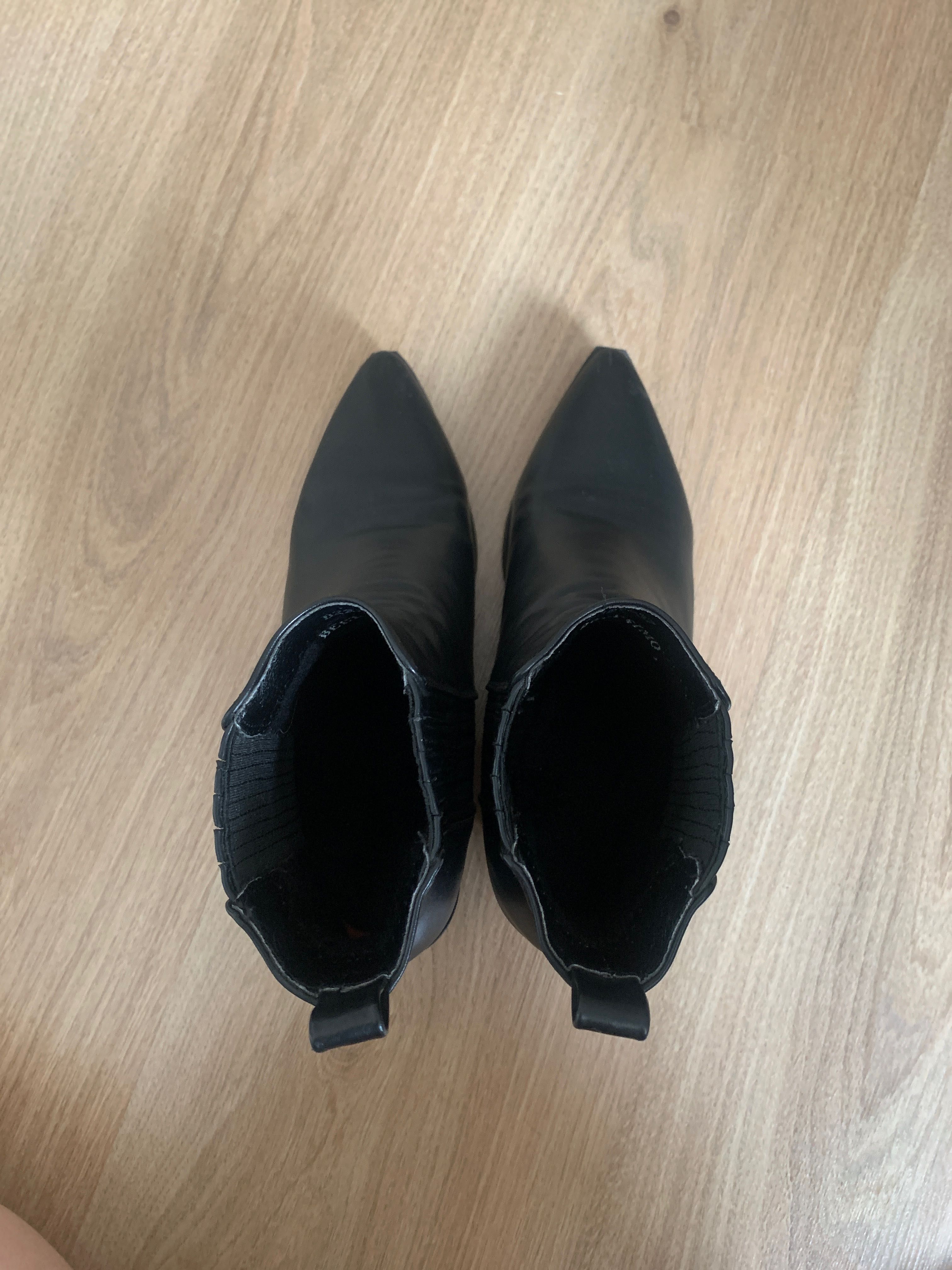 Обувь женская, Ботильоны черного цвета
