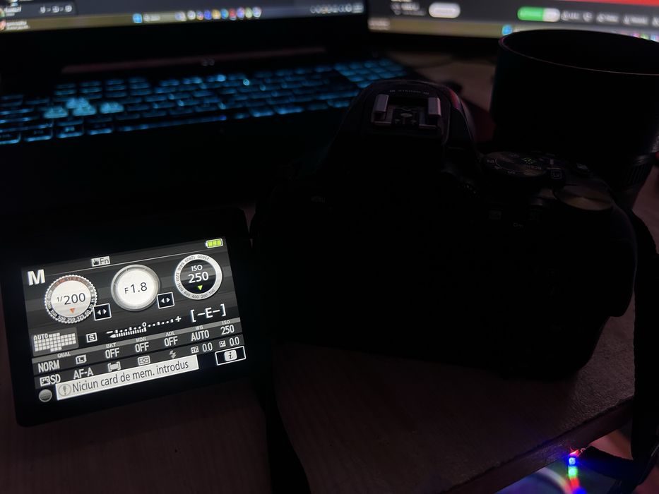 Nikon D5600 + Canon EOS 1300D pachet