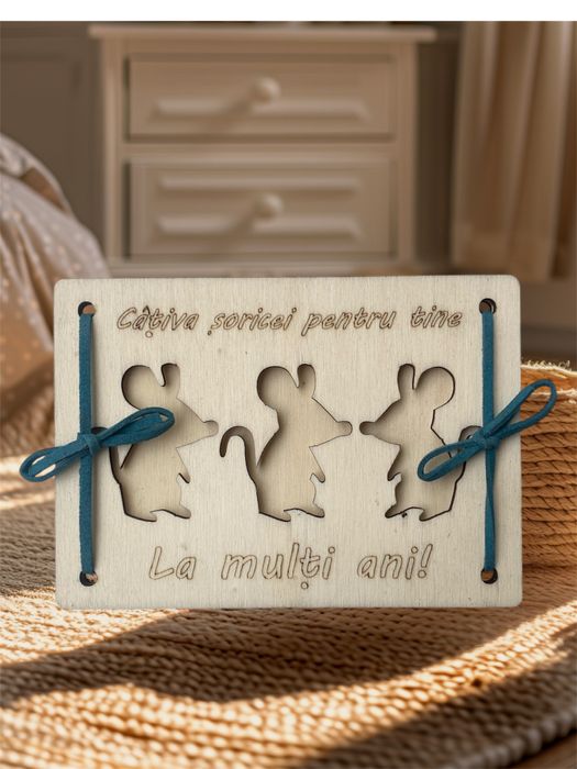 Felicitare din lemn gravata