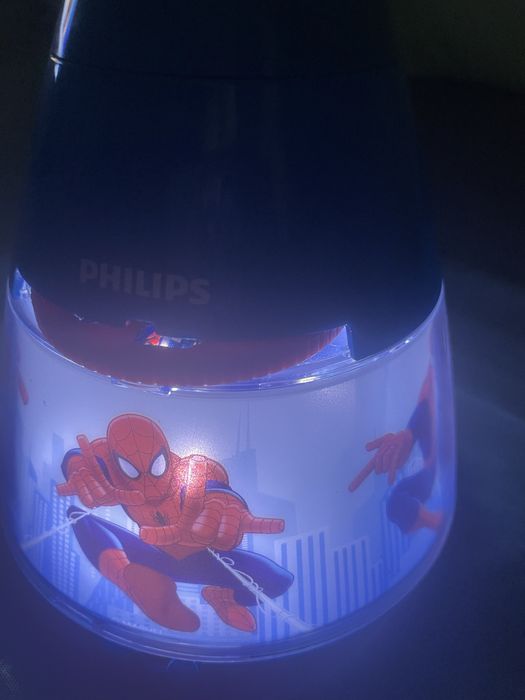 Нощна лампа Спайдърмен с 24 различни изображения на Спайдърмен.