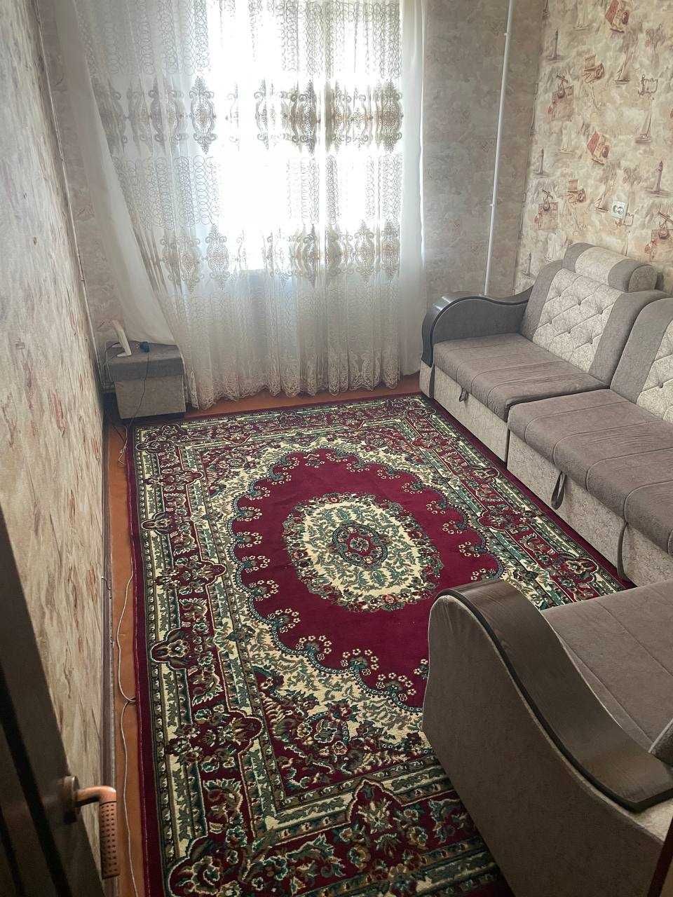 Продаётся 4-х комнатная квартира в 8 микр-н, 4/4/5 г.Чирчик