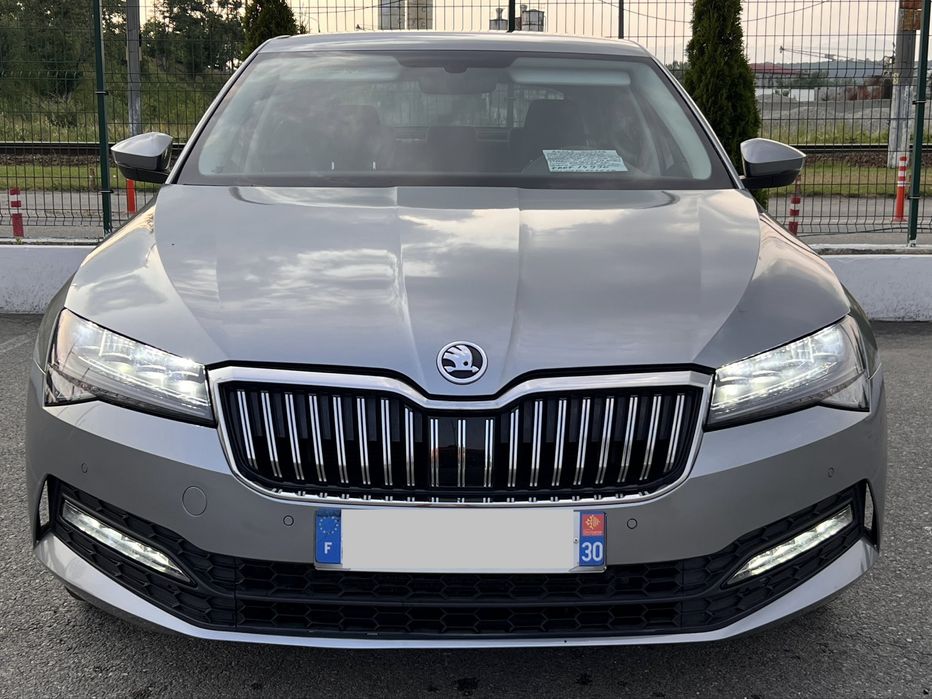 Skoda        superb