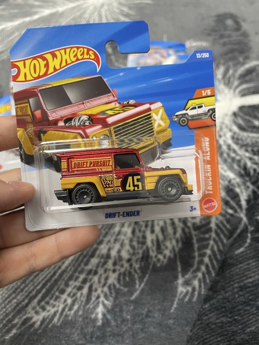 se vinde Hot Wheels th