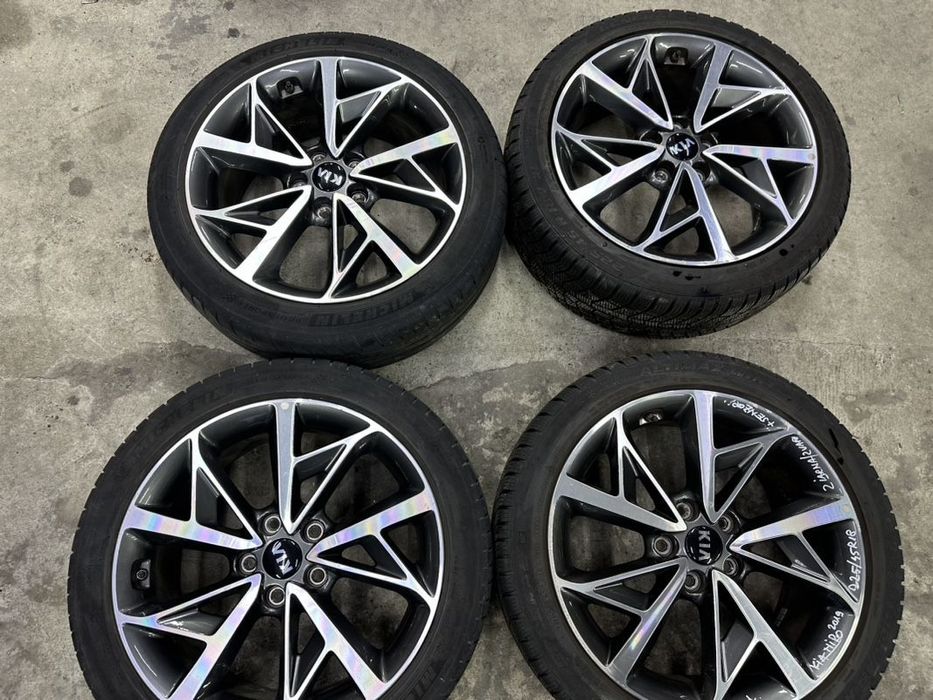 Set jante aliaj KIA NIRO an 2019 cu cauciucuri 225/45R18 ,2 de iarna si 2 de vara si senzori presiune