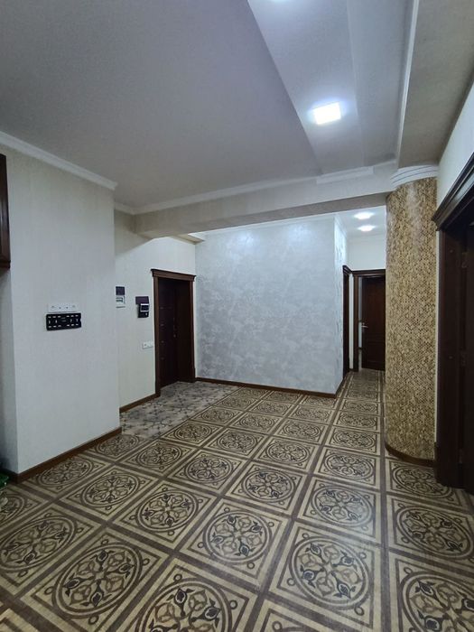 Паркентский. 3/1/9 трёх комнатная первый этаж