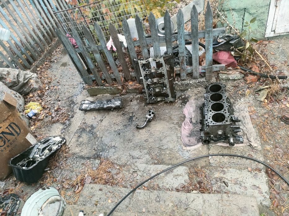 Продам запчасти от делики 4м40