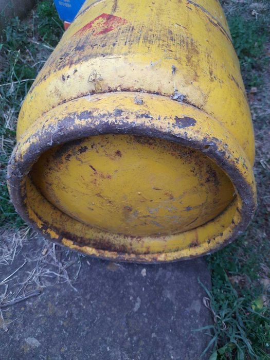 Битова бутилка с ъглов кран за газ, тип БВГ-27, 13.8 кг+вентил