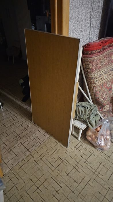 Продам советский стол в хорошем состоянии.