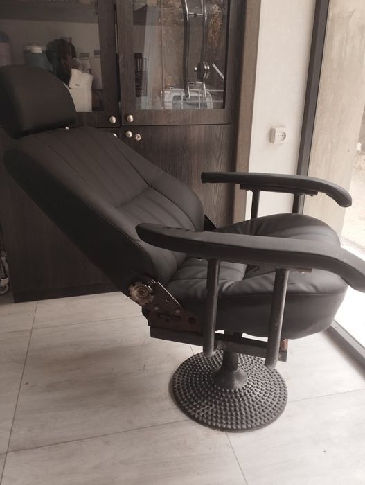 Кресло для парикмахеров