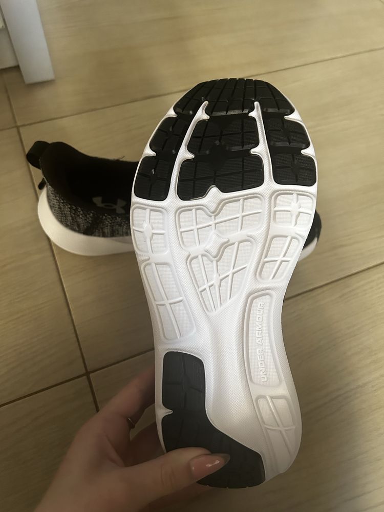 Обувки underarmour