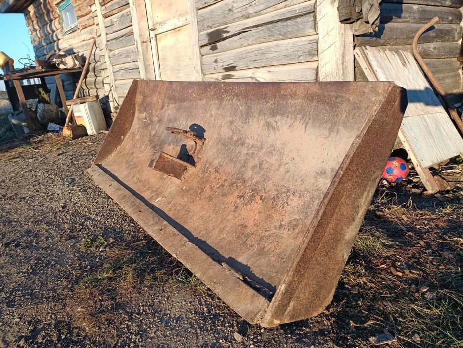 Продам лопату (бульдозер)