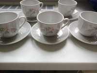 Колекционерски порцеланов сервиз от 5 чаши и чинии за кафе